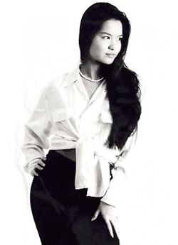 Emily 23 -Click for a larger image-